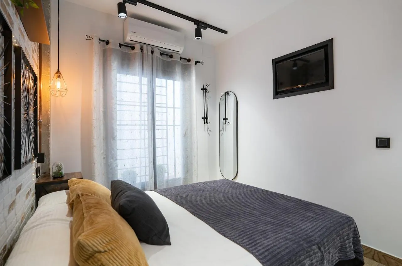 Carihuela Playa. Plaza Del Remo. Exclusivo Apartamento Al Lado Del Mar. Torremolinos