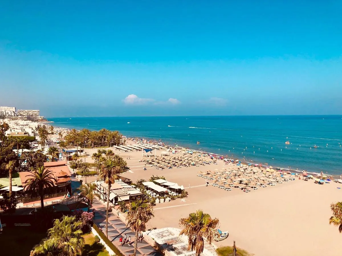 Carihuela Playa. Plaza Del Remo. Exclusivo Apartamento Al Lado Del Mar. Torremolinos Apartment